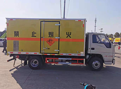 来凤爆破器材运输车