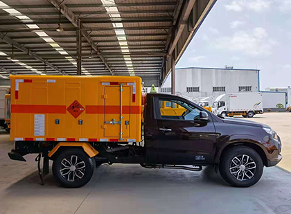 来凤爆破器材运输车